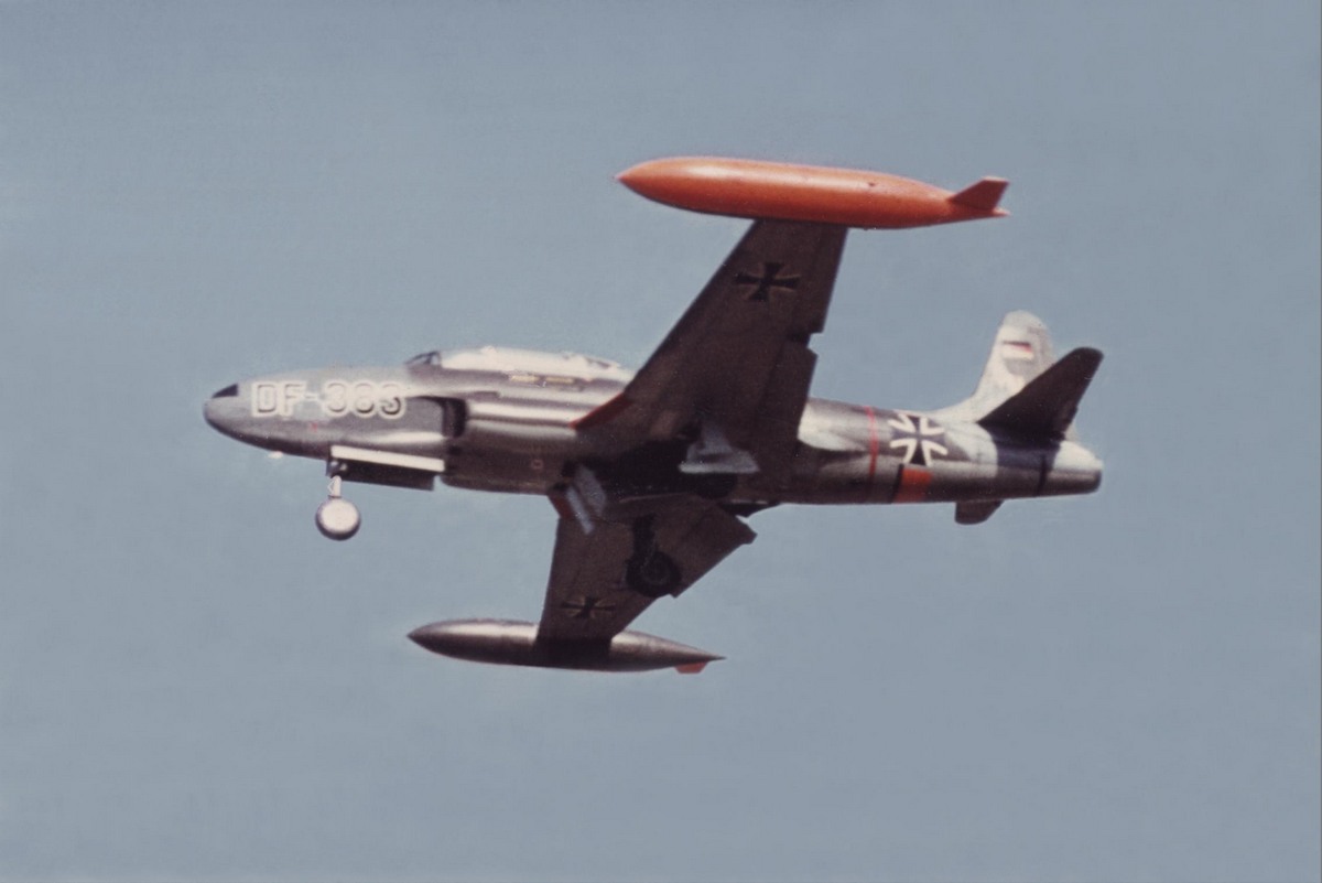 (01)_df-383_(archiv_fllehrz_f-4f).jpg