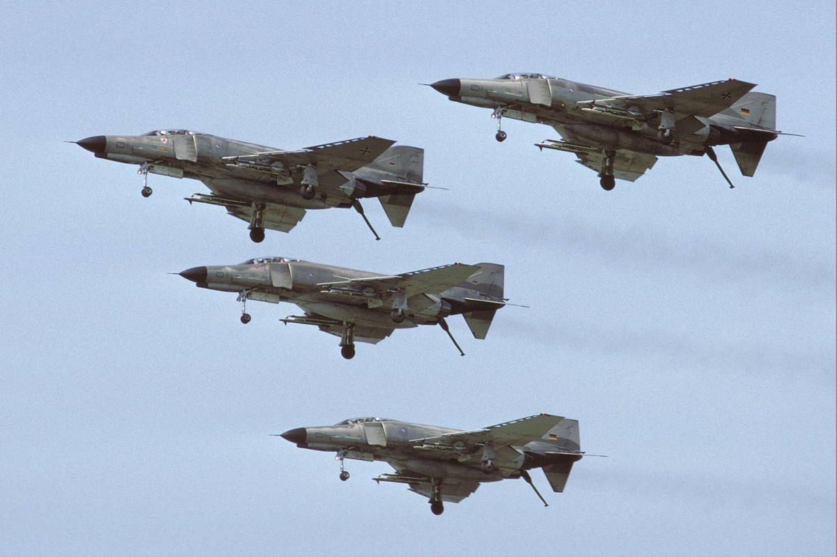 30_(08)_formation_greven_06.1985_(zetsche).jpg