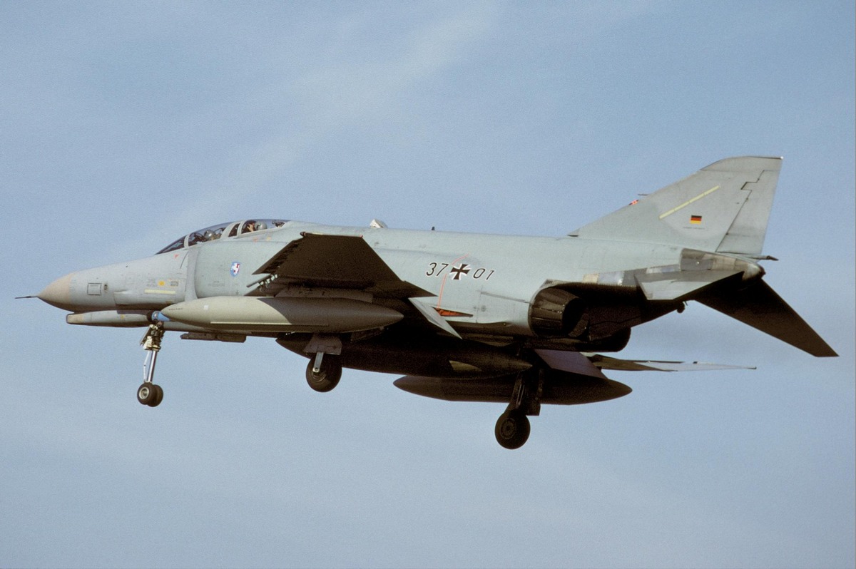 37_01_(04)_04.1997_(zetsche).jpg