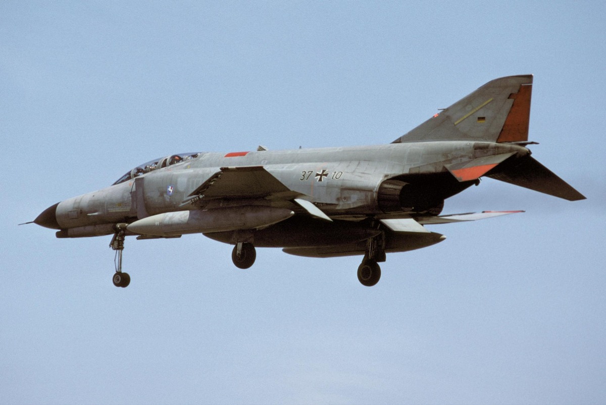 37_10_(01)_04.1997_(zetsche).jpg