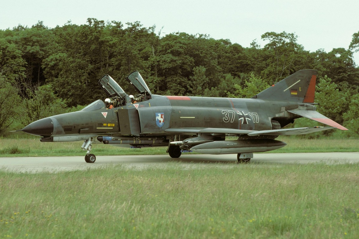 37_17_(01)_jever_07.1982_(zetsche).jpg