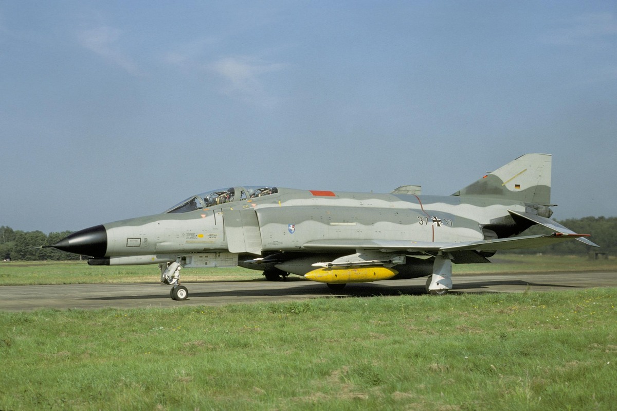 37_17_(05)_twenthe_(archiv_remfert).jpg