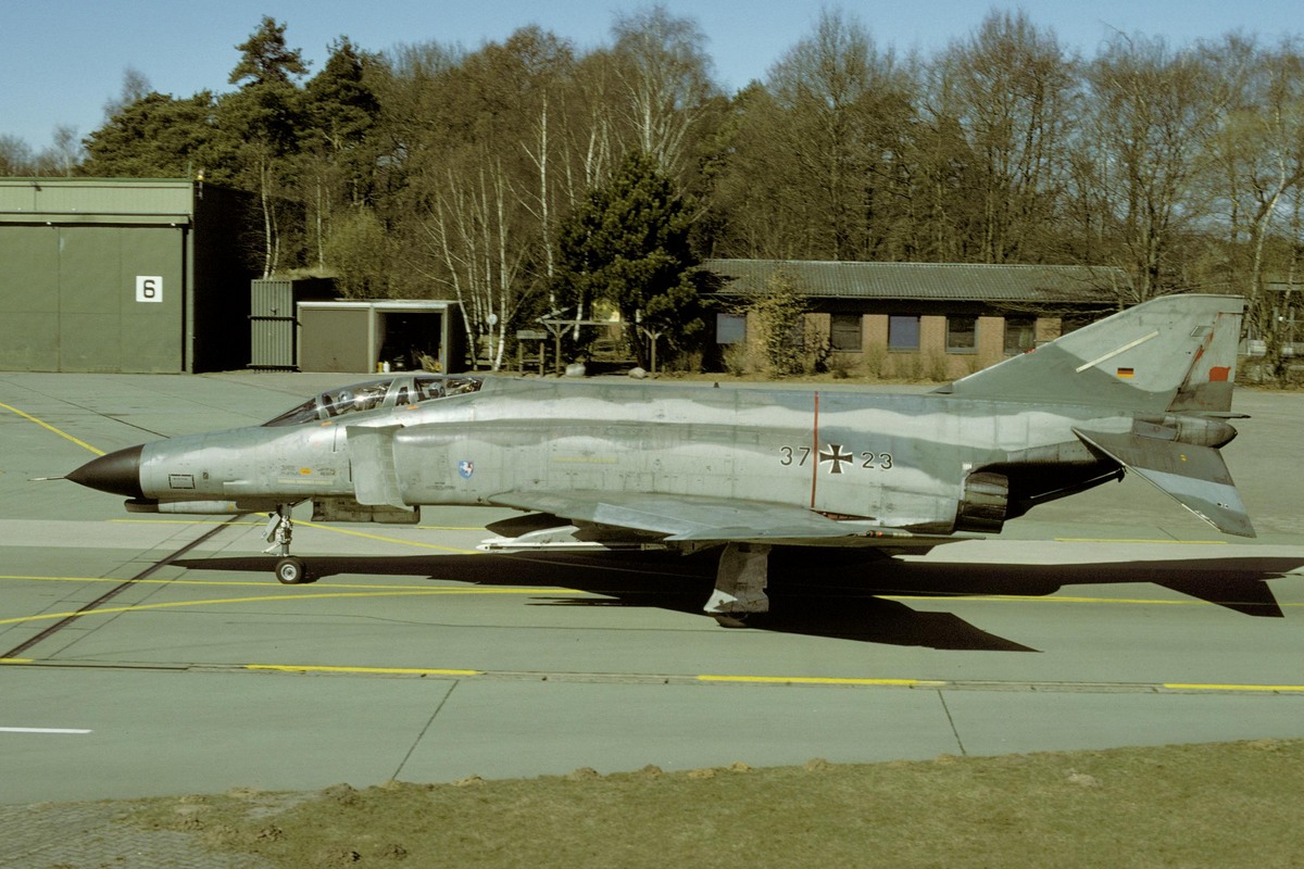37_23_(02)_04.1996_(zetsche).jpg