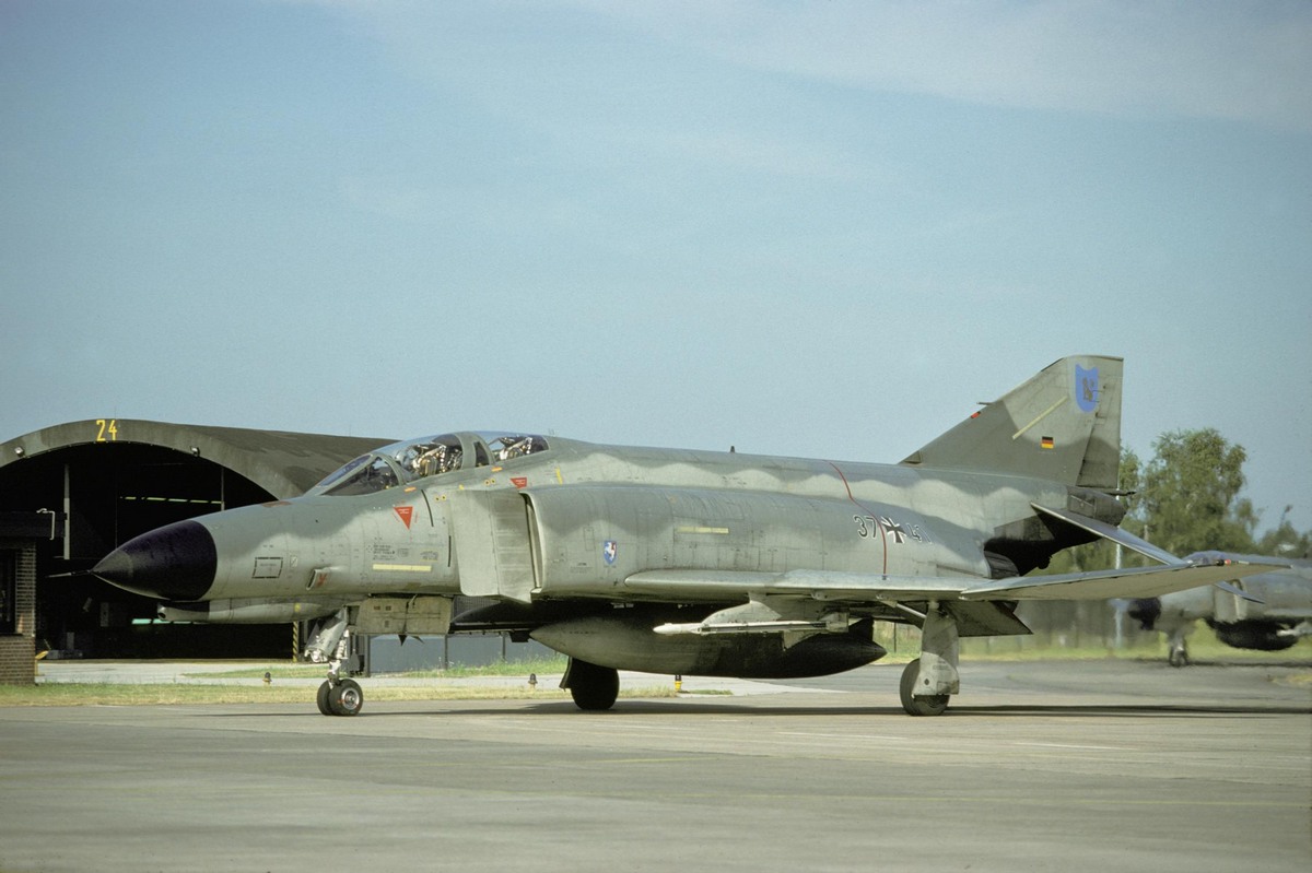 37_41_(02)_07.1987_(archiv_remfert).jpg