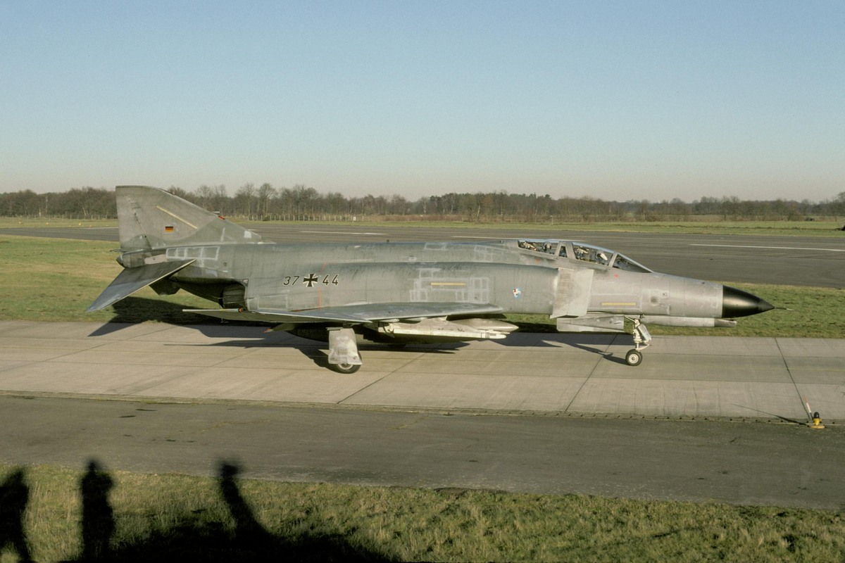37_44_(07)_12.2003_(zetsche).jpg