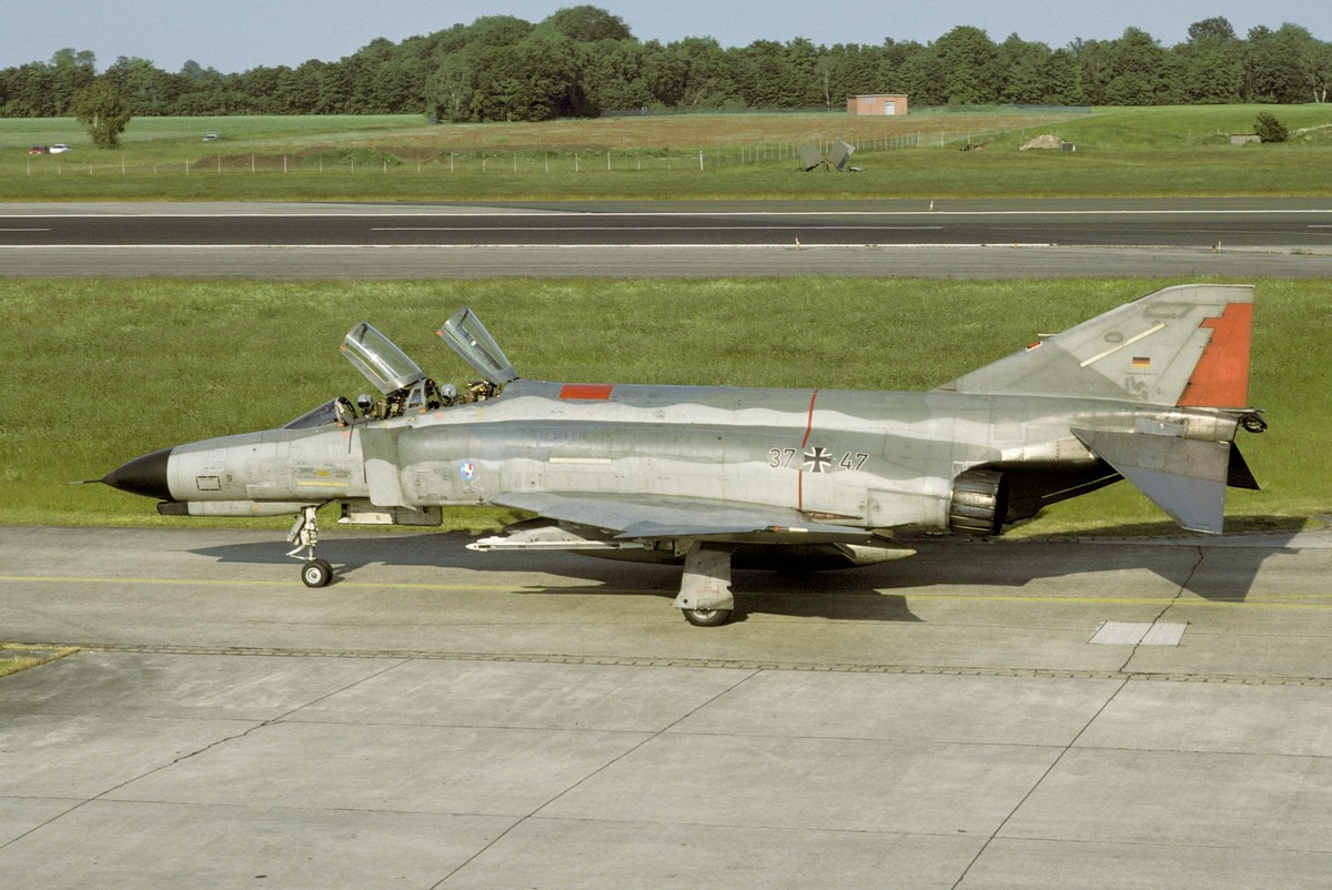 37_47_(02)_06.1997_(zetsche).jpg