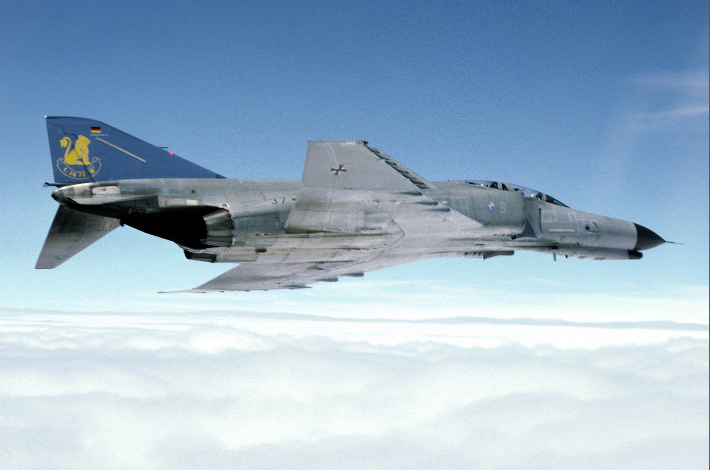 37_50_(09)_07.2002_(fllehrz_f-4f).jpg