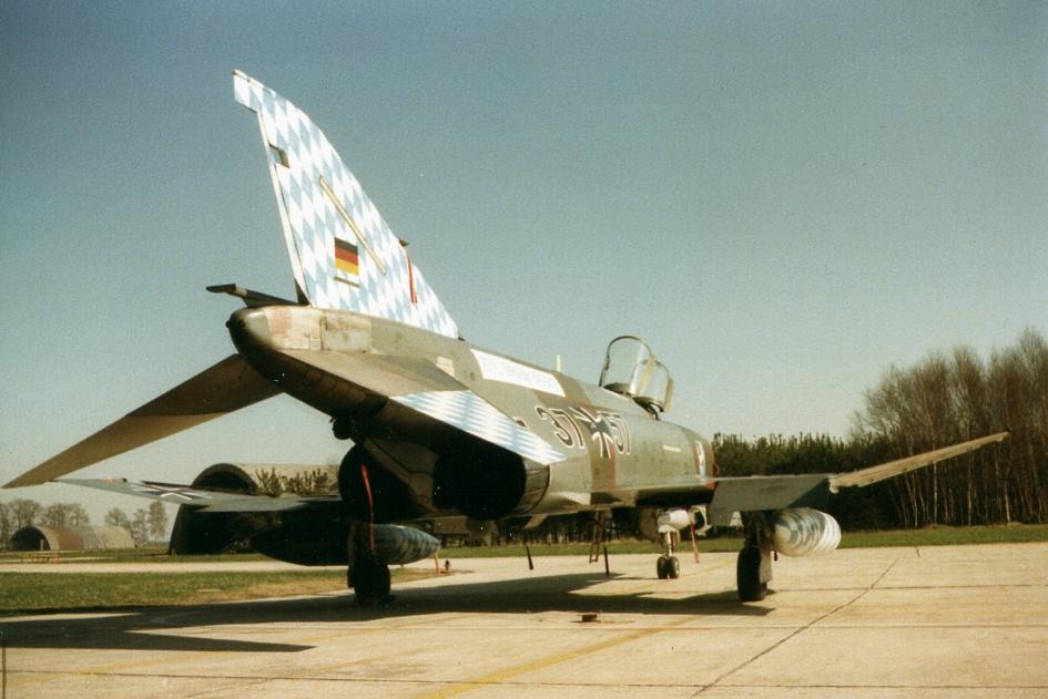 37_57_(03)_(peter_collection).jpg