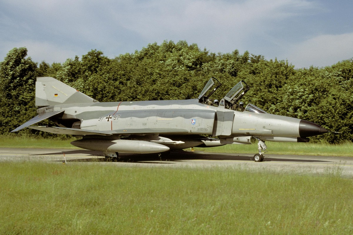 37_57_(05)_06.1997_(zetsche).jpg