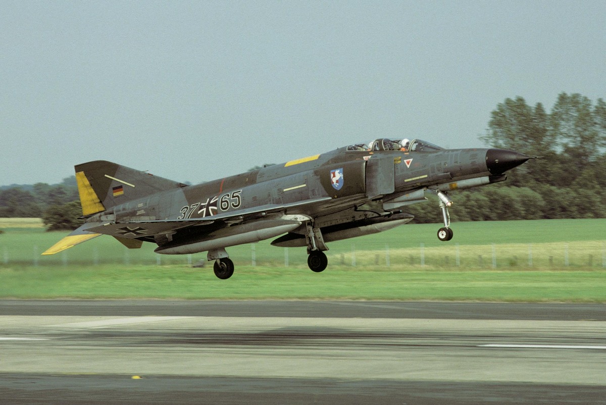 37_65_(02)_07.1981_(zetsche).jpg