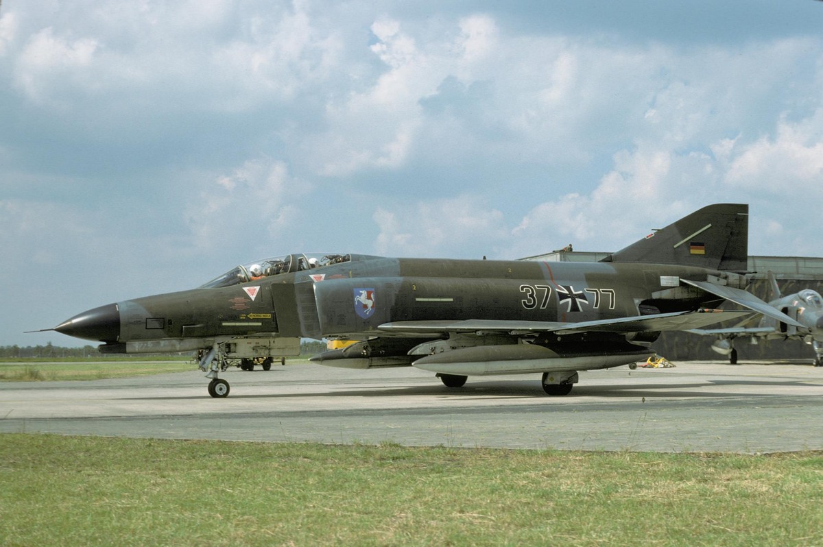 37_77_(01)_06.1977_(archiv_remfert).jpg