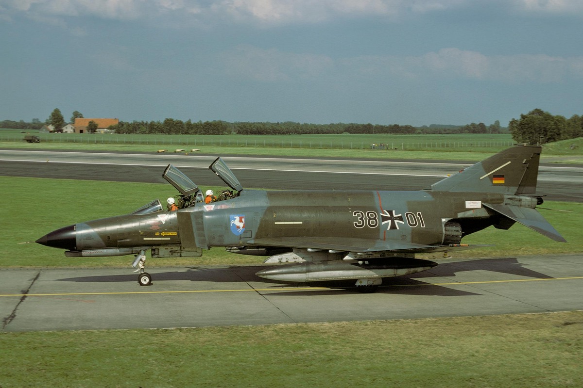 38_01_(01)_06.1977_(zetsche).jpg