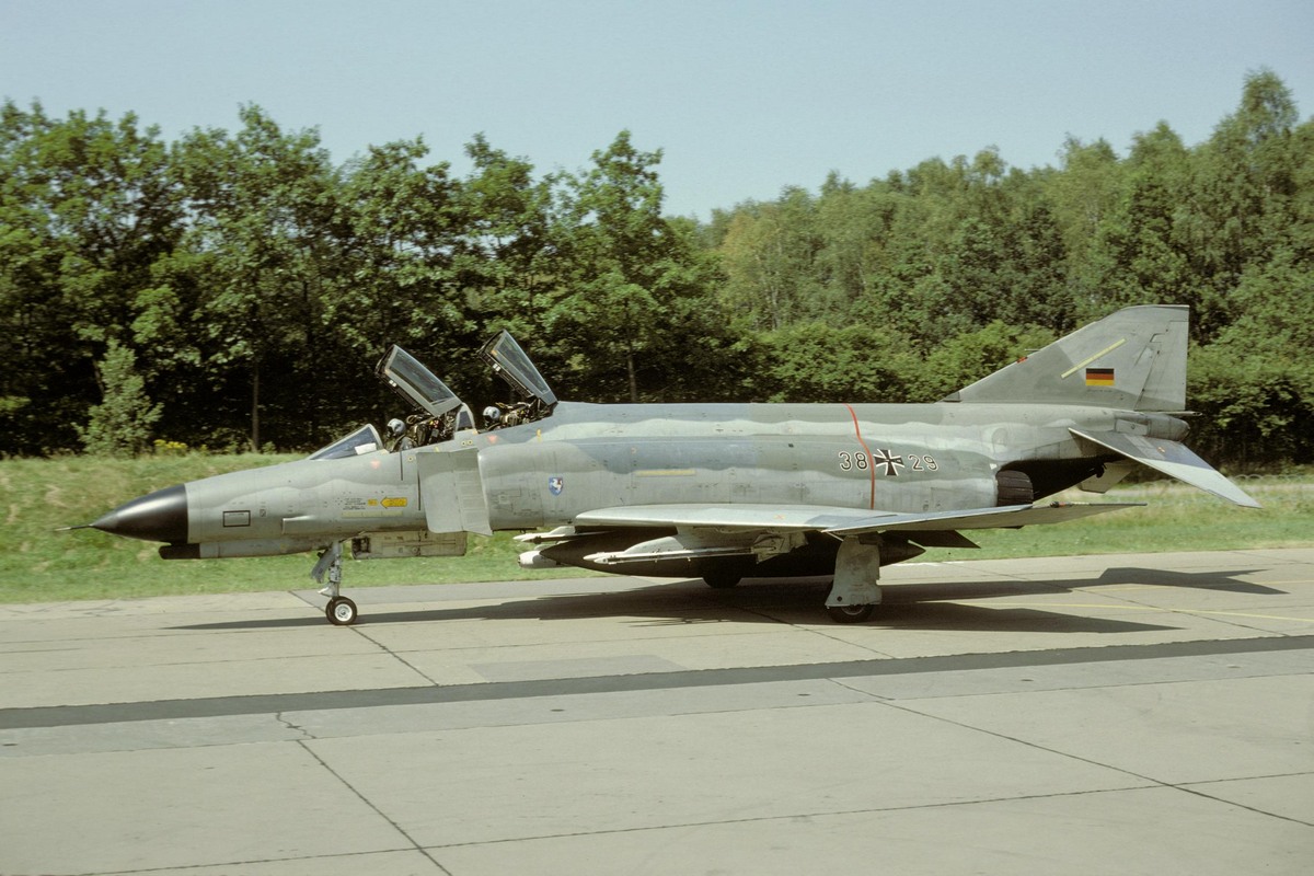 38_29_(03)_twenthe_08.1990_(archiv_zetsche).jpg