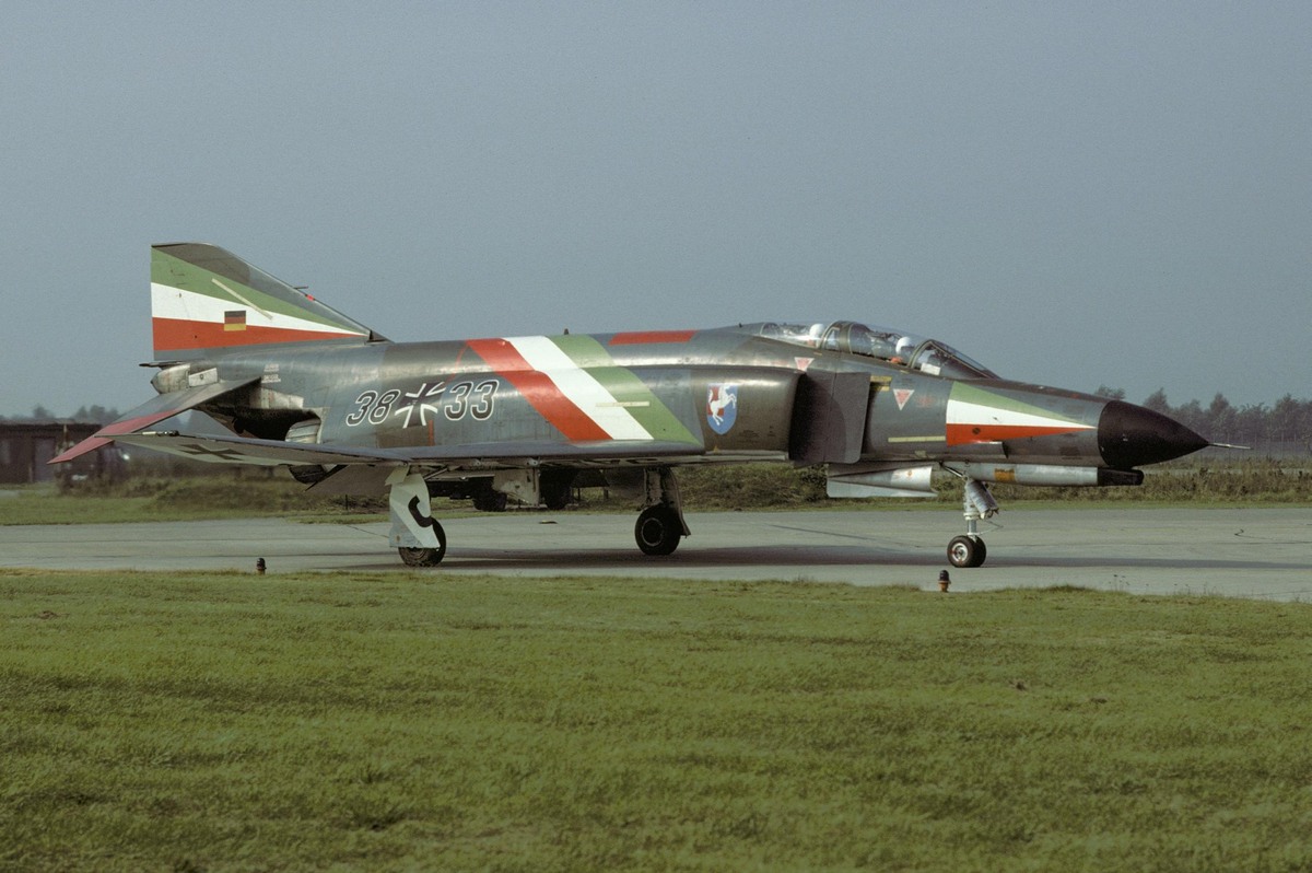 38_33_(02)_09.1981_(zetsche).jpg