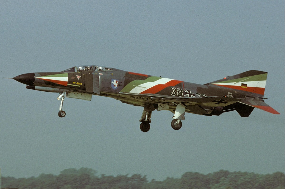 38_33_(09)_09.1981_(zetsche).jpg