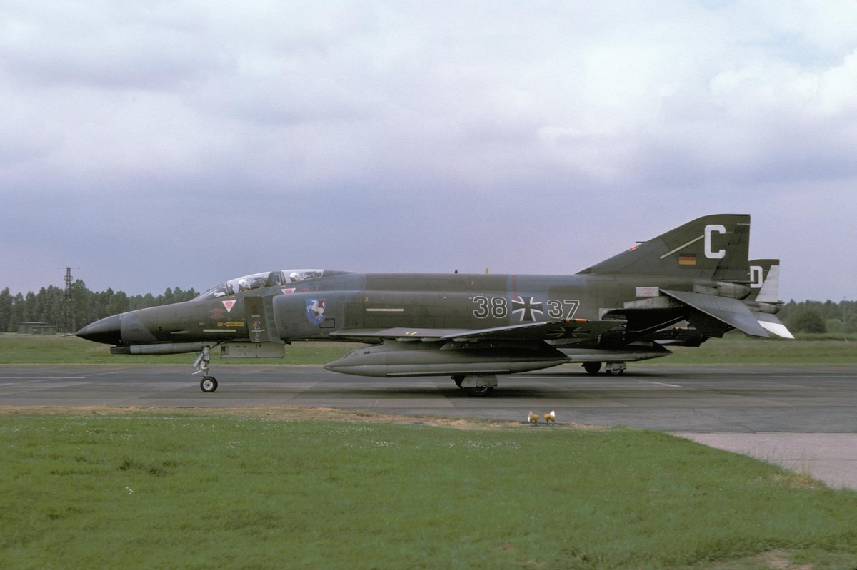38_37_(e01)_wildenrath_06.1978_(zetsche).jpg