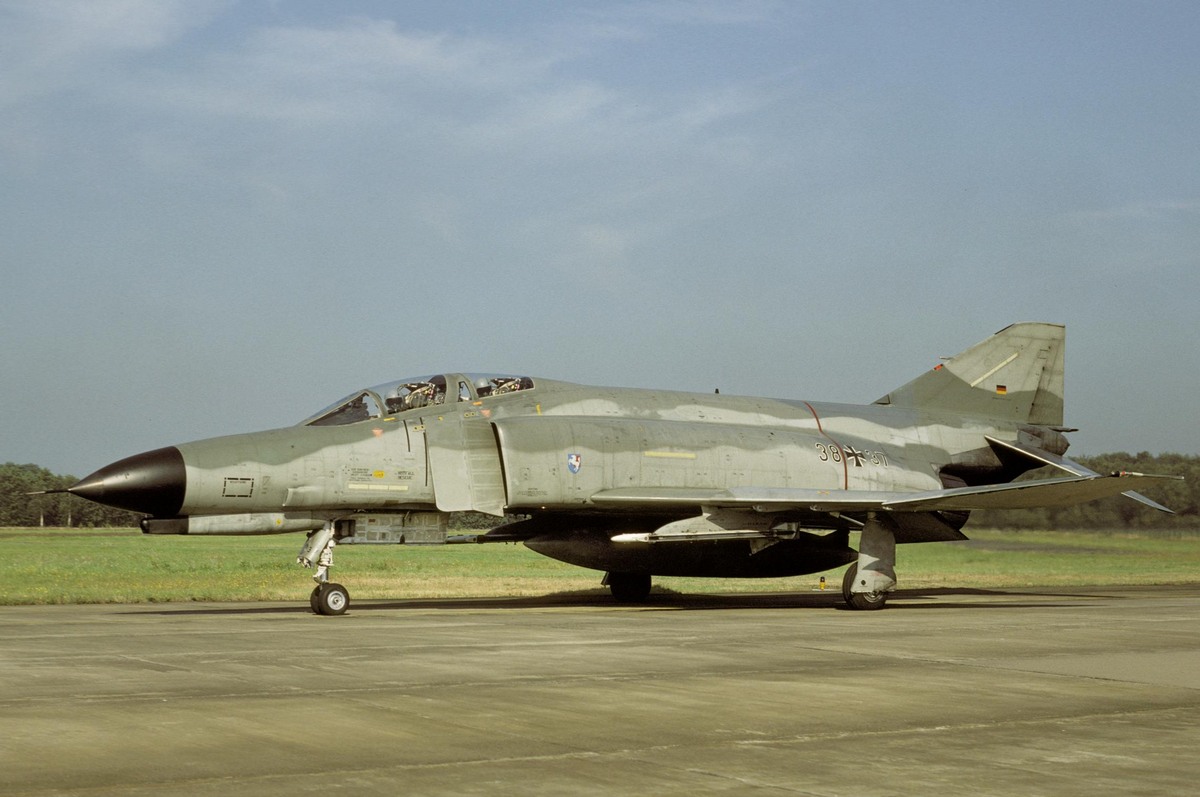 38_37__(01)_twenthe_08.1990_(archiv_zetsche).jpg