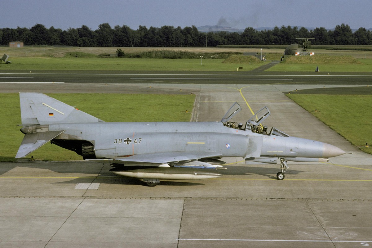 38_47_(02)_04.1997_(zetsche).jpg
