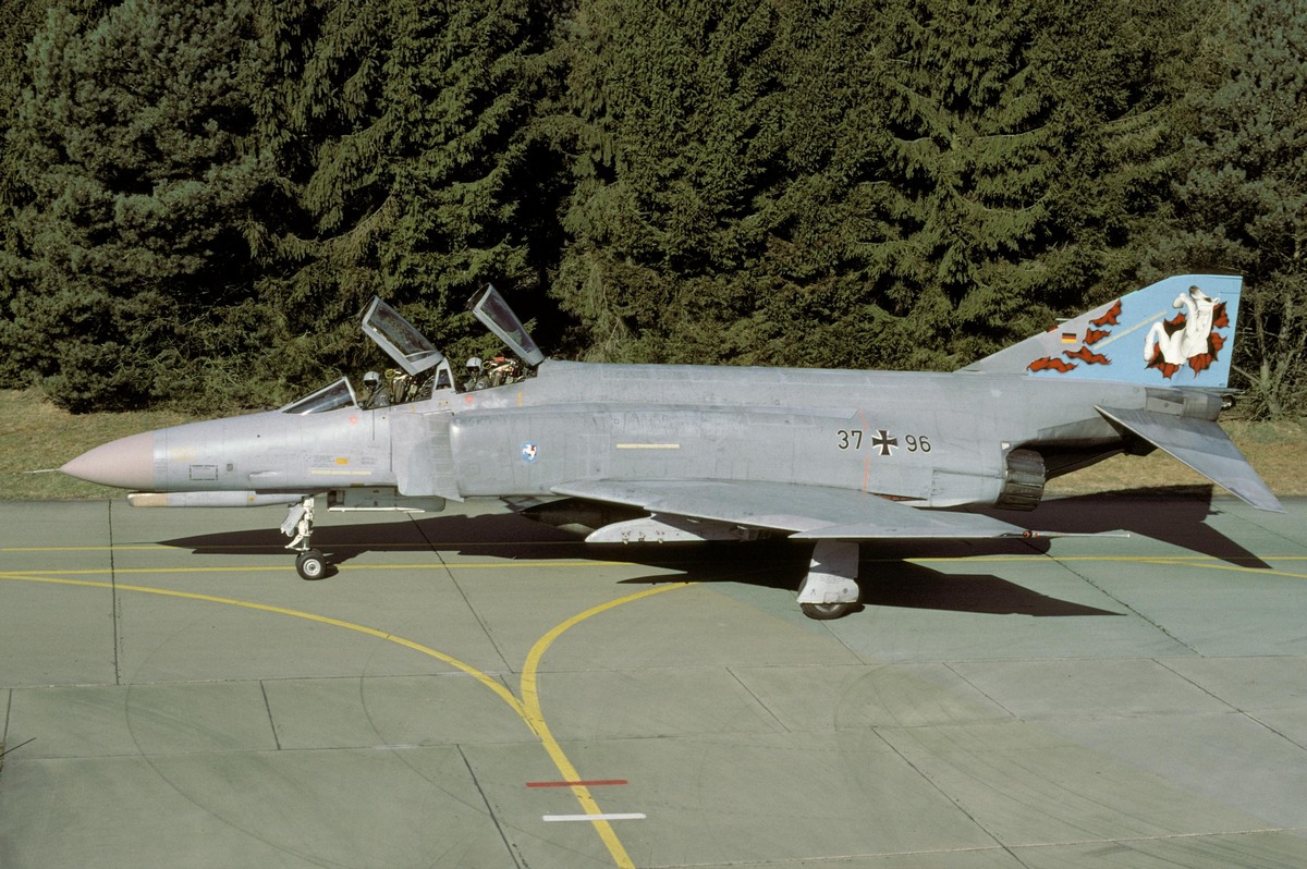 37_96_(19)_04.2003_(zetsche).jpg