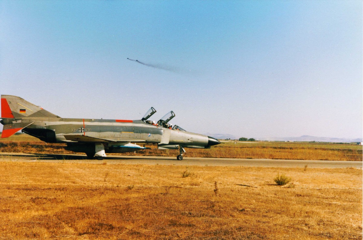 37+90_mit_acmi_pod_(f7wall).jpg