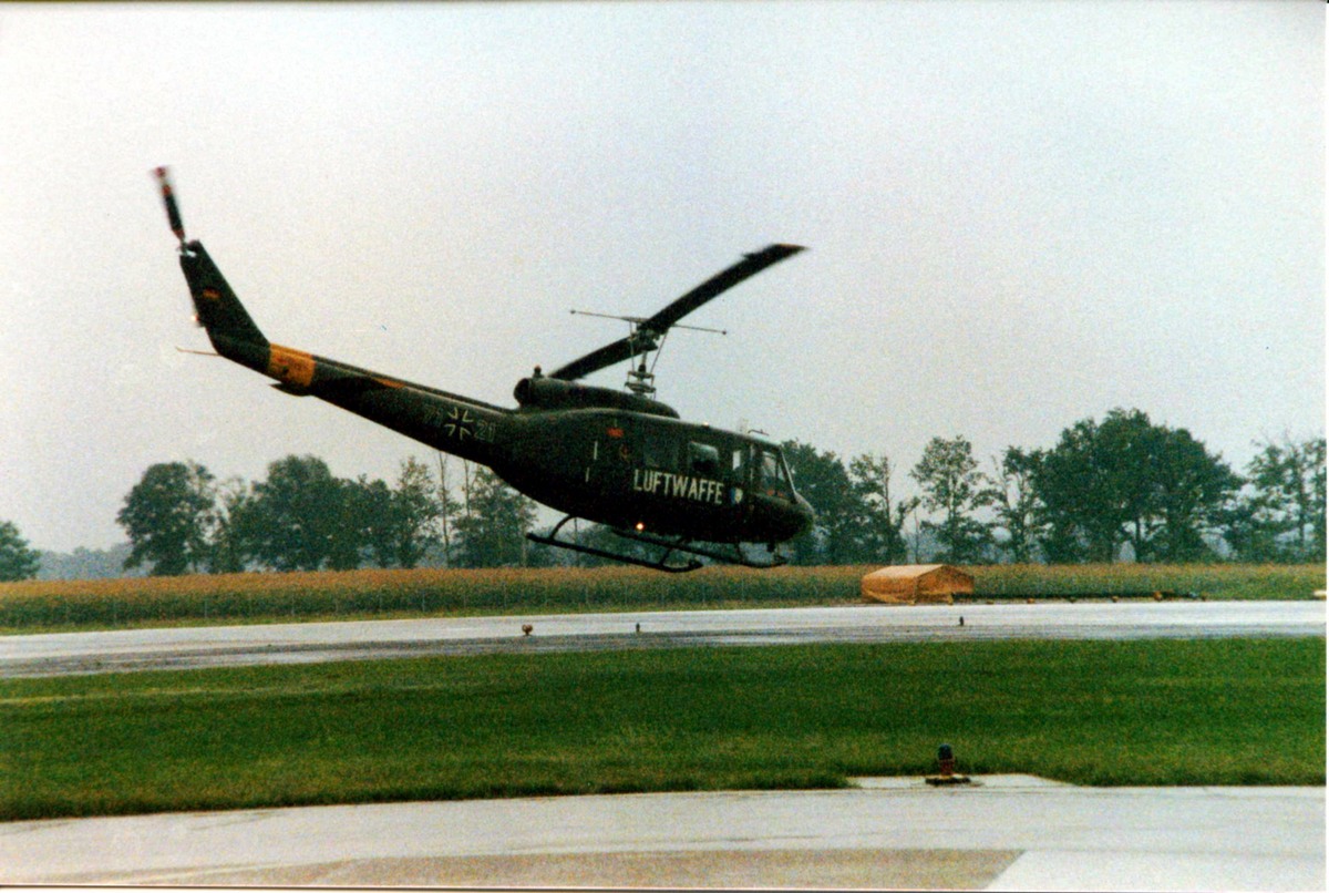 bell_uh_1d_(f1wall).jpg