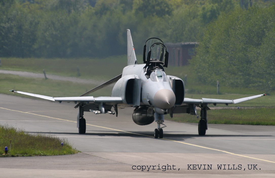 taxiway3_(wills).jpg