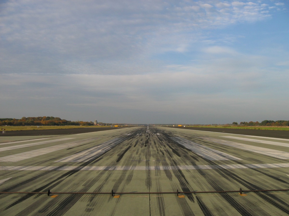 startbahn_1_(kirsch).jpg