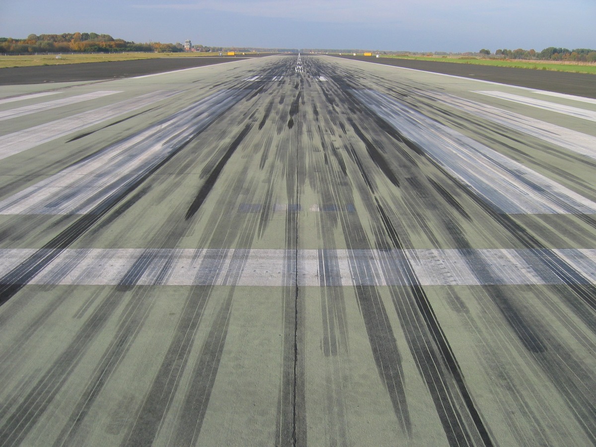 startbahn_4_(kirsch).jpg