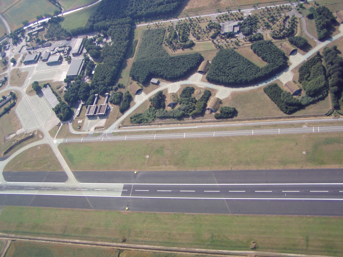 flugplatz_hopsten_august_2003_luftbild_15.jpg