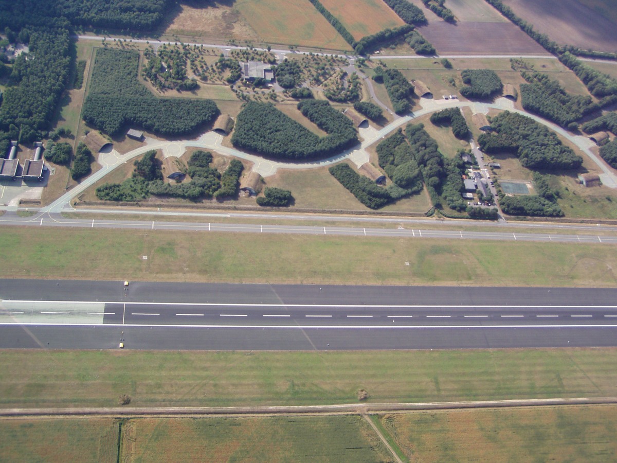 flugplatz_hopsten_august_2003_luftbild_16.jpg