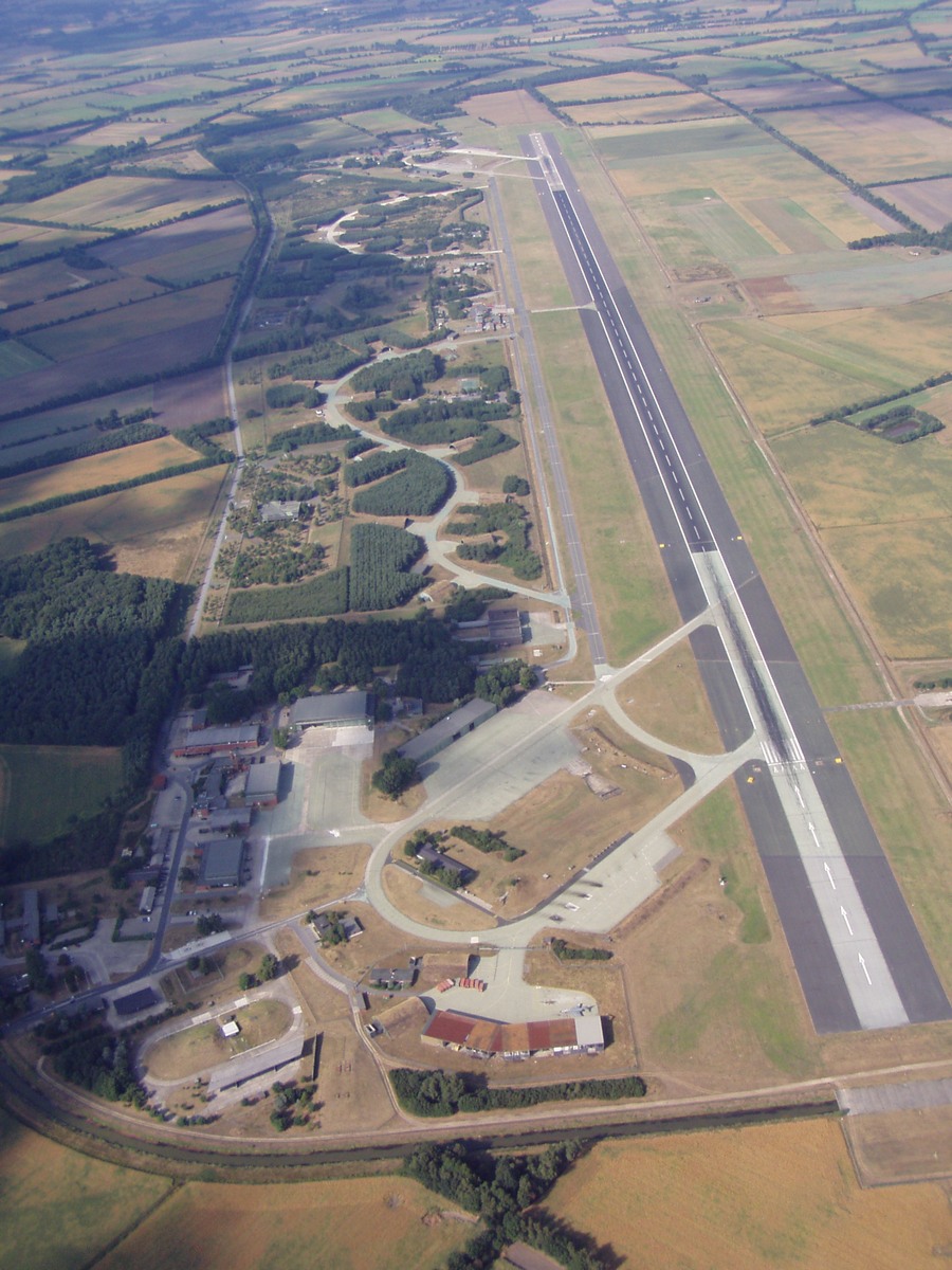 flugplatz_hopsten_august_2003_luftbild_20.jpg
