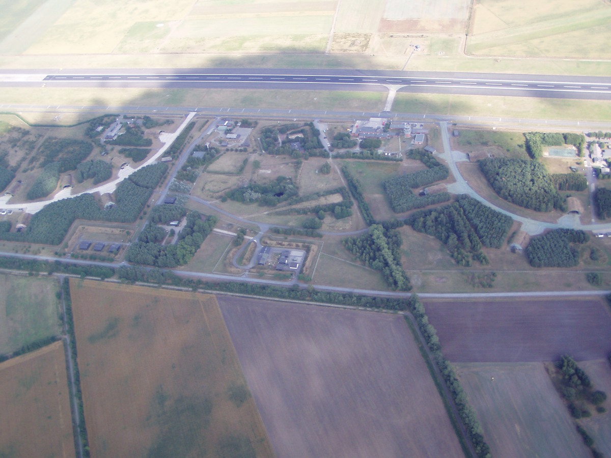 flugplatz_hopsten_august_2003_luftbild_23.jpg