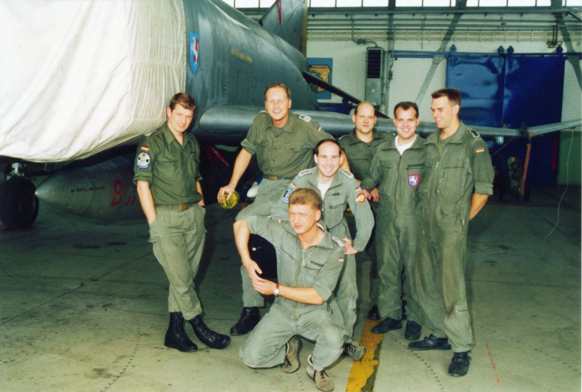 crew_halle_10_(wall).jpg